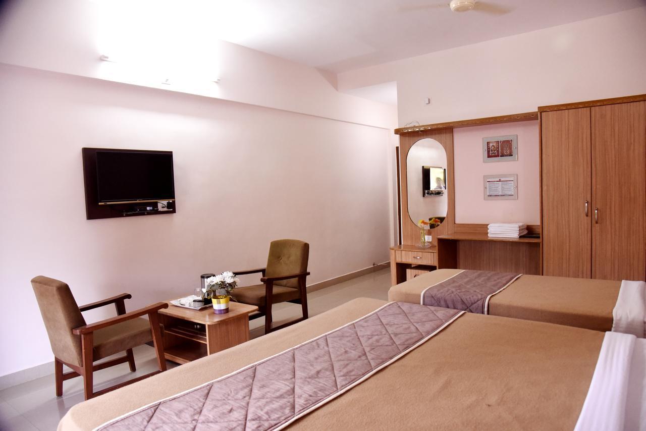Отель Slr Residency Subrahmanya Экстерьер фото