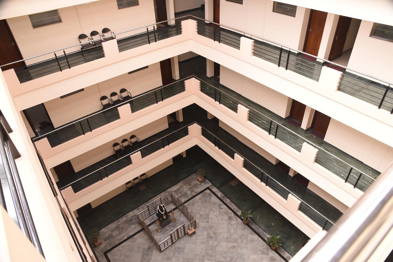 Отель Slr Residency Subrahmanya Экстерьер фото