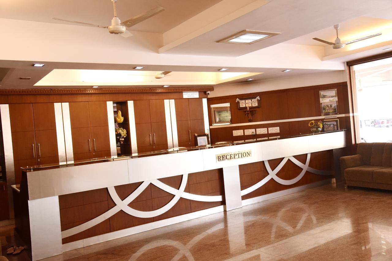 Отель Slr Residency Subrahmanya Экстерьер фото